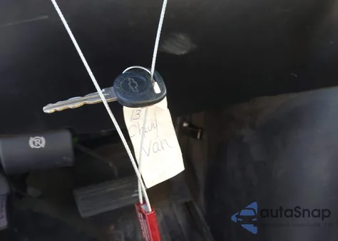 2013 Chevrolet Express 2500 Work Van z USA, uszkodzony, nr VIN 1GCWGFCA8D1126118